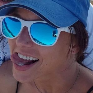 Meet your Posher, Alyson